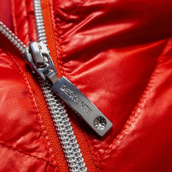 Descente Red Quilted Hooded Vest - Picture 10 of 13